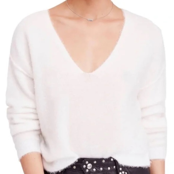 Free People Sweater Womens Size XS Cream Fuzzy Deep V-Neck Boho Casual Stretch - Picture 12 of 12